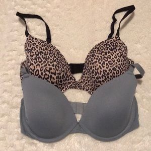 Victoria’s Secret pink bras